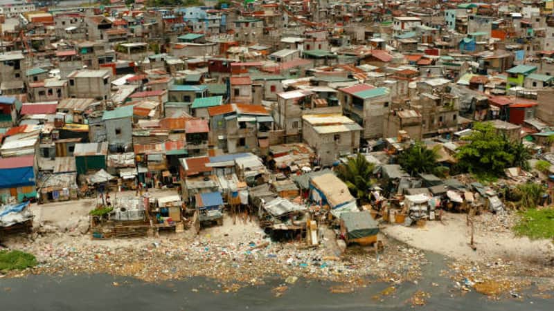 菲律賓貧富差距懸殊，大多數人選擇住在排屋中