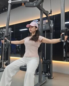 蝴蝶機夾胸