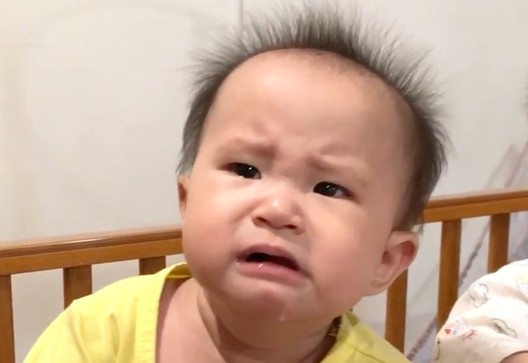 (高需求寶寶哭鬧)