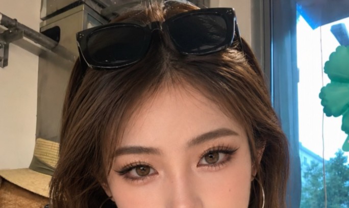 眉毛不對稱